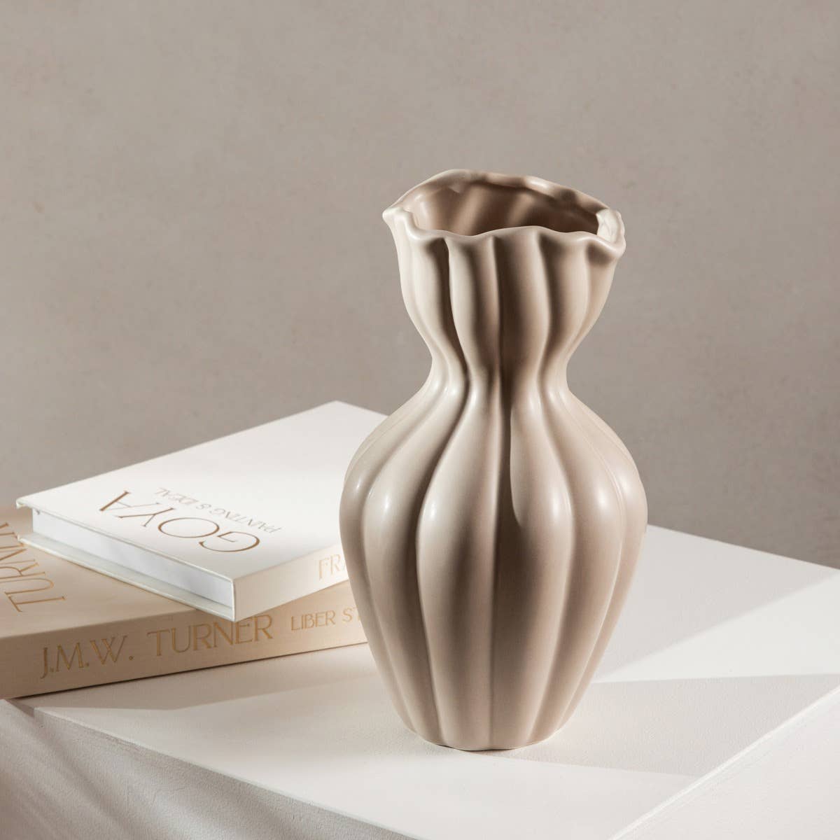 Beige keramisk vas - F I L L Y